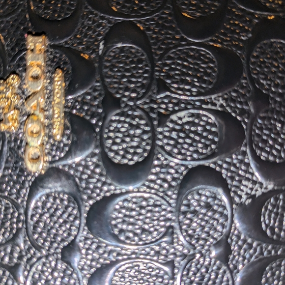 COACH WRISTLET. BLACK WITH SHINY C SIGNATURE - Picture 7 of 8